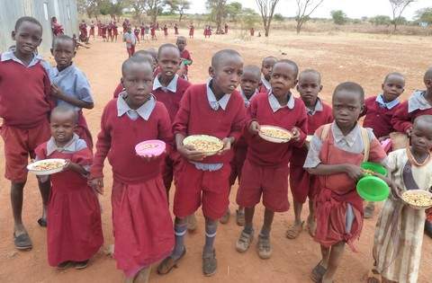 Aide alimentaire pour les enfants Massaï